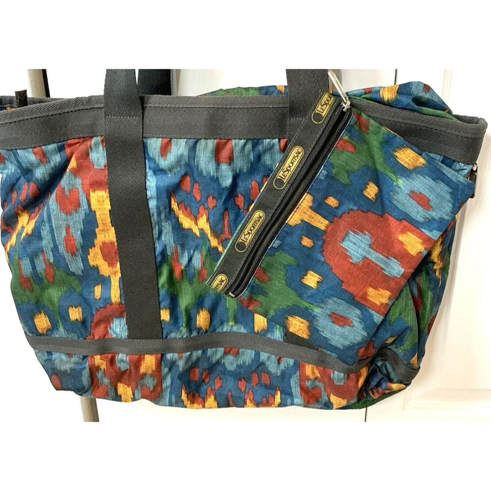 Lesportsac Southwestern Tribal Shoulder Tote Attached Makeup/Accessory Pouch - Picture 2 of 10